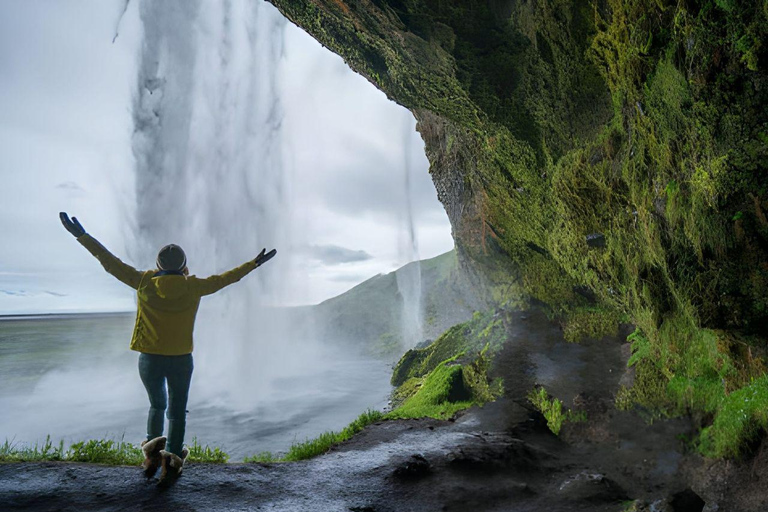 Keflavik: Private South Coast Tour with Airport Pick-up Private Tour: 1-3 PAX