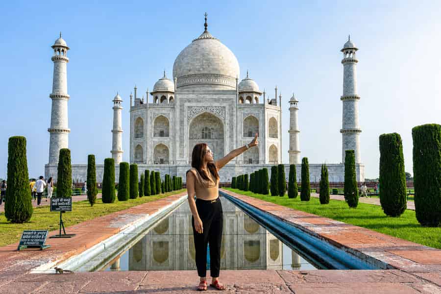 Ab Delhi: Taj Mahal Sonnenaufgang und Agra Fort Private Tour. Foto: GetYourGuide Ab Delhi: Taj Mahal Sonnenaufgang und Agra Fort Private Tour. Foto: GetYourGuide