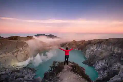 Mount Ijen Tour from Bali:Experience the majestic blue fire