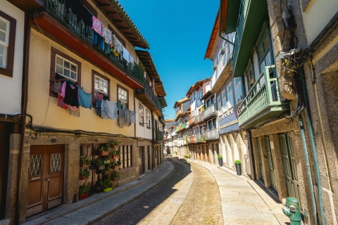 Ab Porto: Guimarães & Braga - Tour mit Tickets & MittagessenAb Porto: Guimarães & Braga Tour mit Eintritt zu Denkmälern