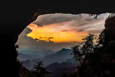 Chongqing:1-day Jinfoshan Mt hiketrip (licen guide,with car)