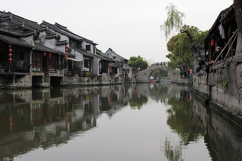 Shanghai: Wuzhen & Xitang Water Towns Private Day Trip