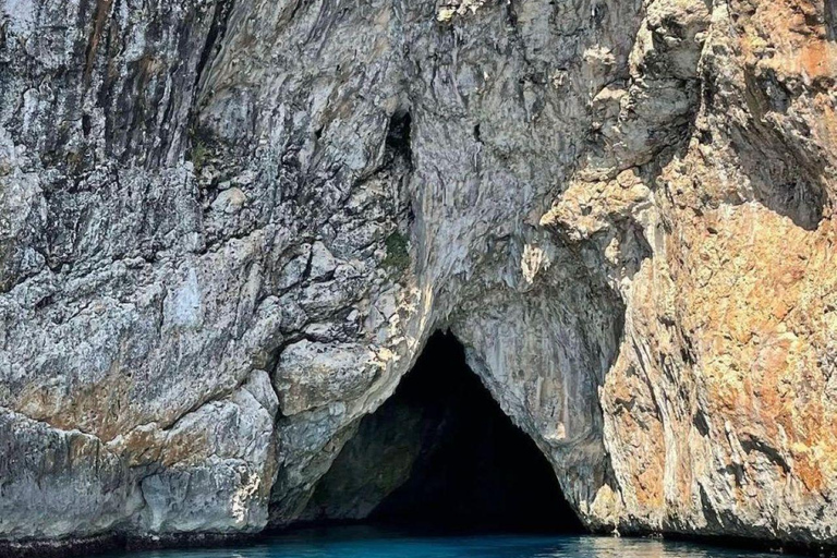 Castro: a boat tour through caves and crystal clear waters Castro: 2-hour boat tour through caves and crystal clear waters