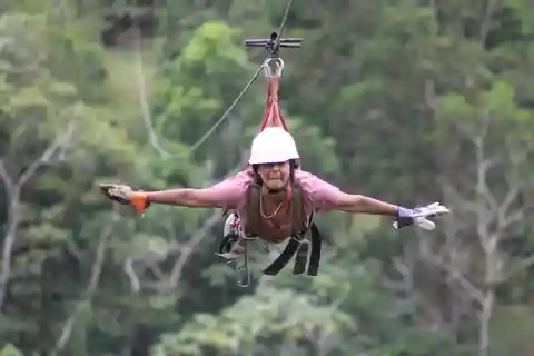 Costa Rica: Cloud Forest Canopy Tour med Tarzan Swing