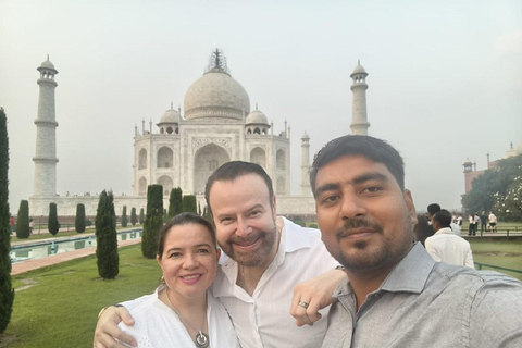 Agra: Taj Mahal and Mausoleum Skip-the-Line Guided Tour Tour with Taj Mahal Entry Ticket and Local Expert Tour Guide