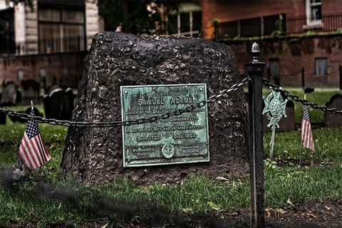 波士顿：圣诞幽灵徒步导览Boston: Ghosts of Christmas Past Guided Walking Tour