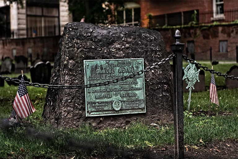 波士顿：圣诞幽灵徒步导览Boston: Ghosts of Christmas Past Guided Walking Tour