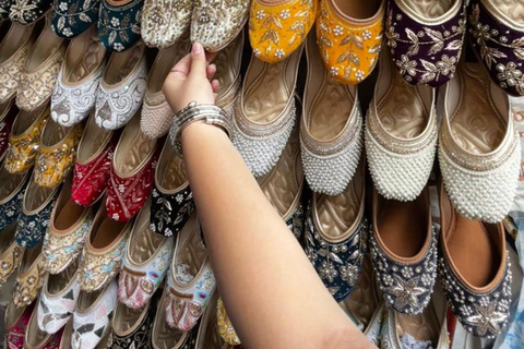 Zakupy w Delhi – wycieczka autem z przewodniczkąZakupy w Delhi – tylko przewodnik