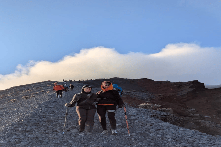 Mount Rinjani Trekking 3D/2N to the Peak Lake, & Hot Springs