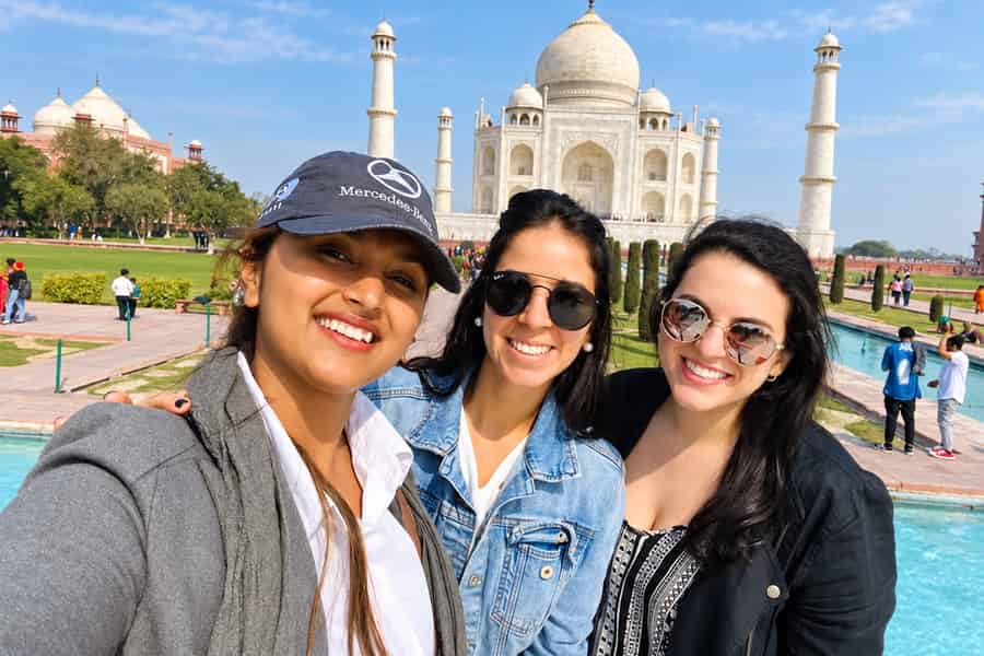 Ab Delhi im Expresszug: Private Tour zum Taj Mahal und nach Agra. Foto: GetYourGuide