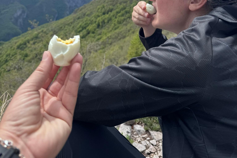 Sarajevo: Highlands Path Guided Hike with Lunch