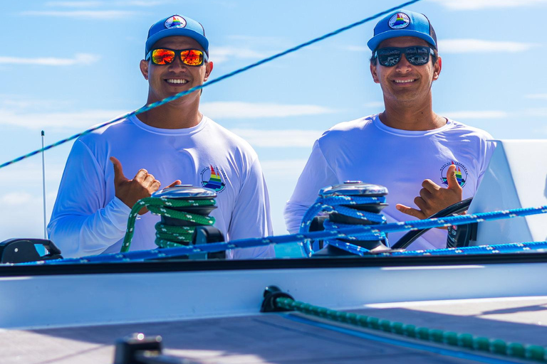 Honolulu: Crucero en catamarán con bebidaWaikiki Hora de Aloha en Vela