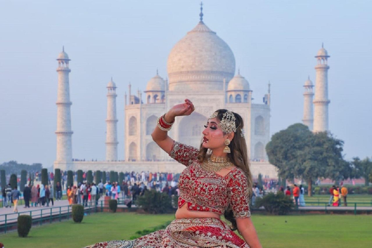 Taj Mahal Instagram Photography Tour w/ Expert Photographer Expert Guide cum Photographer and Taj Mahal Entry Tickets