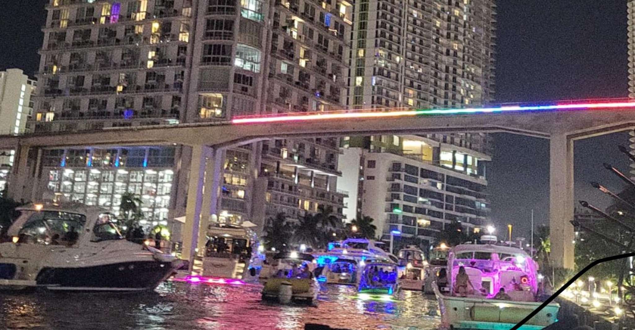 Miami: Guided Boat Tour with Champagne photo 11