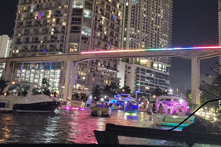 Miami : Tour en bateau privé et guidé