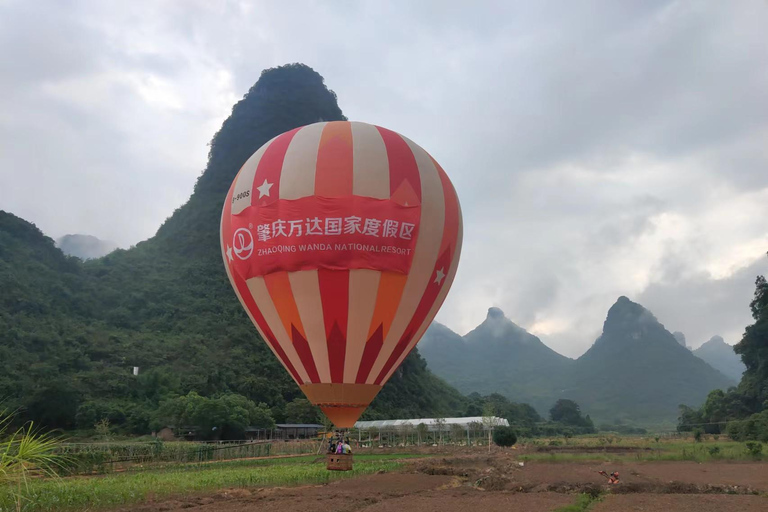 Guilin: Day tour of Longji Rice Terraces and YangshuoLongji rice terraces and Yangshuo Xingping small boat