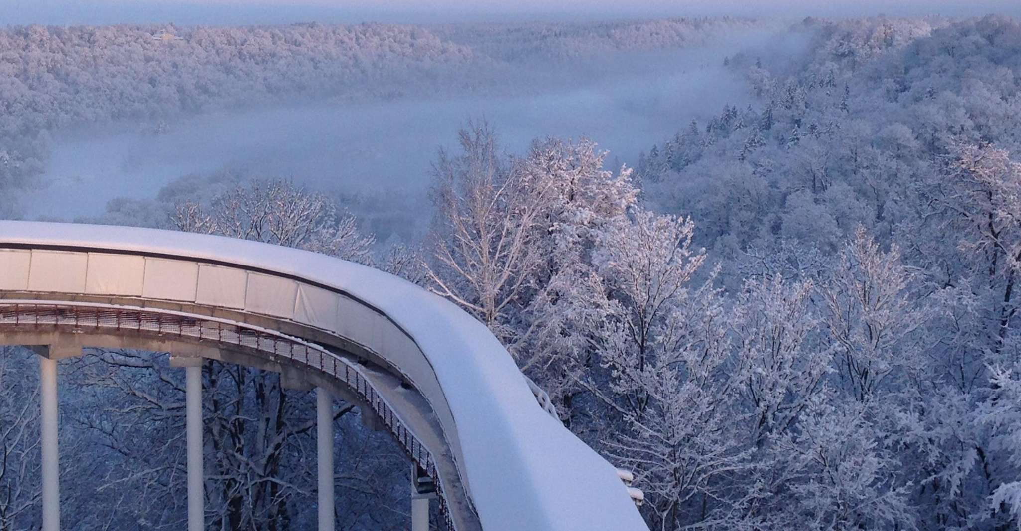 Letland Bobsleigh en luge track ride ervaring - Hizvo