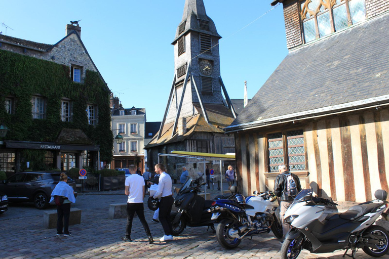 Honfleur y Deauville Tour privado de medio día en sidecar (3H30)