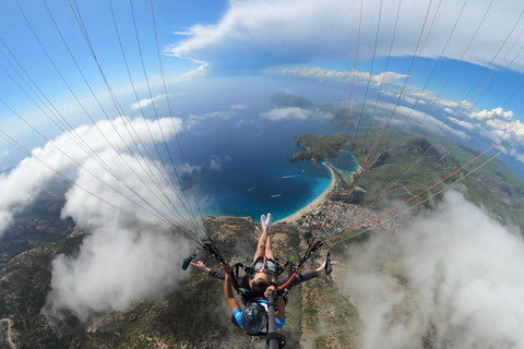 Från Fethiye: Oludeniz Paragliding Trip med transferFrån Fethiye: Oludeniz skärmflygningstur med transfer