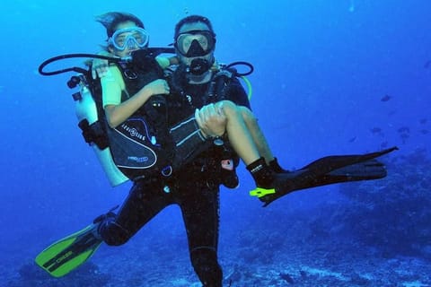 Tikehau : expérience d'introduction à la plongée sous-marine avec prise en charge