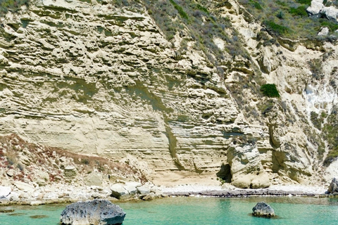 Cagliari: Quality boat tour + aperitif