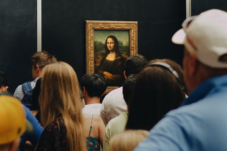 Paris: Louvre Museum Reserved Entry with Host or Guided Tour Louvre Museum Reserved Entry with Host (No Guided Tour)