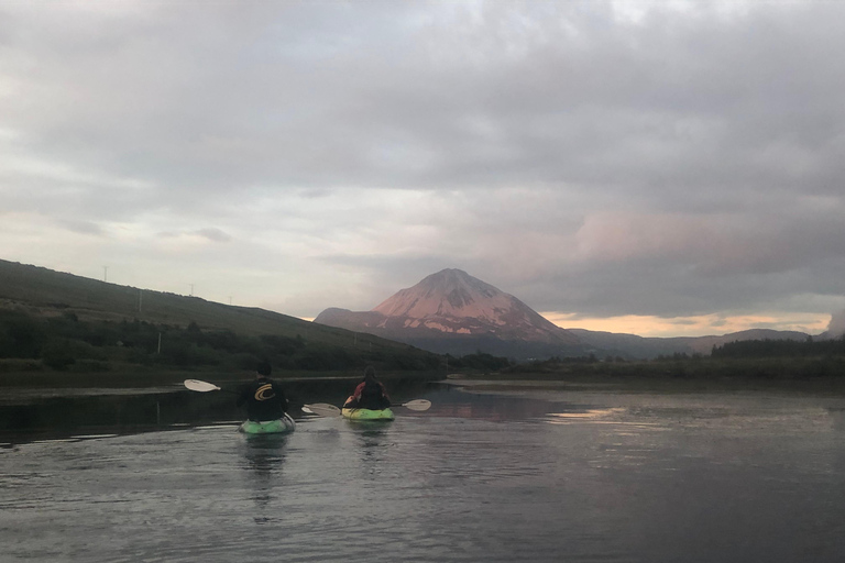 Donegal: Gita in kayak al tramonto sul lago Dunlewey