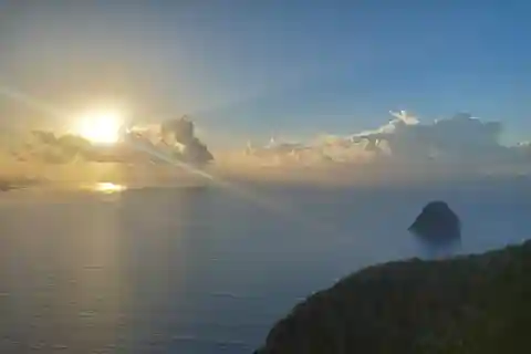 Dawn of the Summits : Hiking and Breakfast Facing the Sun