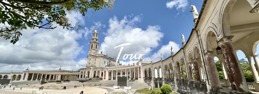 Depuis Lisbonne : visite privative de Fátima, Batalha, Nazaré et Óbidos