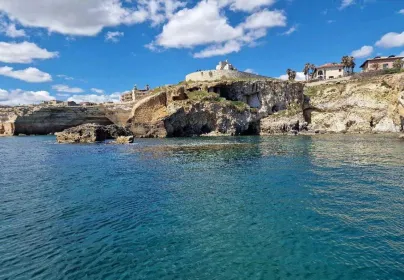 Tour in barca dell`isola di Ortigia e delle grotte marine