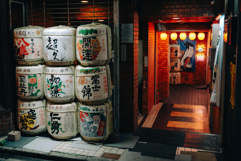 Degustación ilimitada de sake con degustación de sushi Omakase en TokioCata ilimitada de sake con 10 piezas de sushi omakase en Tokio