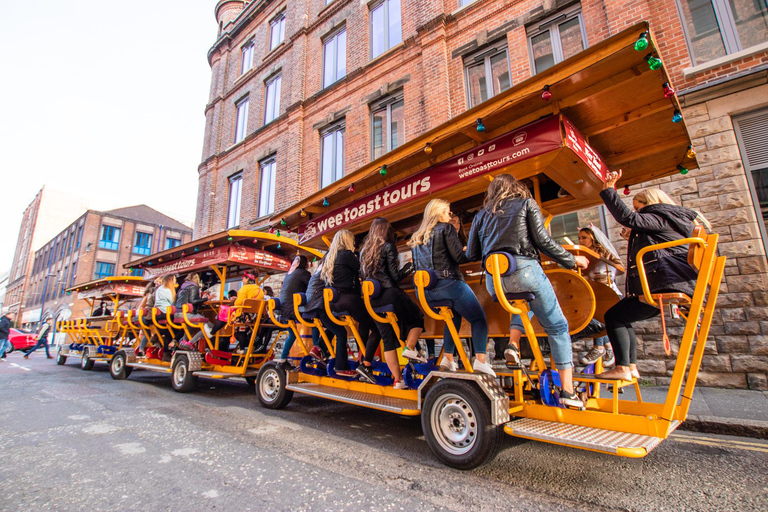 Belfast Tour en bicicleta por el centro de la ciudad con cervezaVisita por la tarde/noche