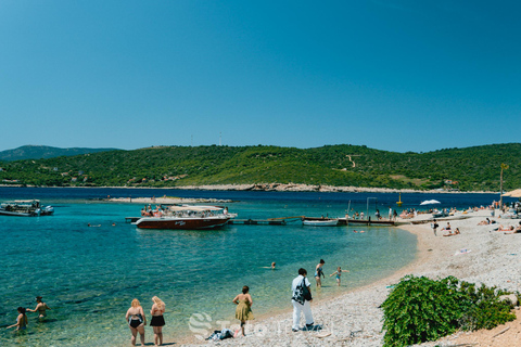 Split : Grotte bleue, Hvar et excursion dans les 5 îles avec billet d&#039;entréeDe Split : Voyage en groupe