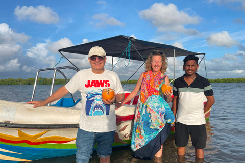 From Negombo: Boat Tour of Negombo Lagoon