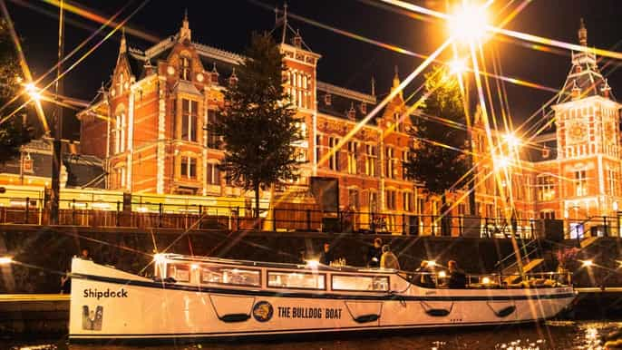 Amsterdam: Crucero Invernal Amigo del Humo en el Barco Bulldog