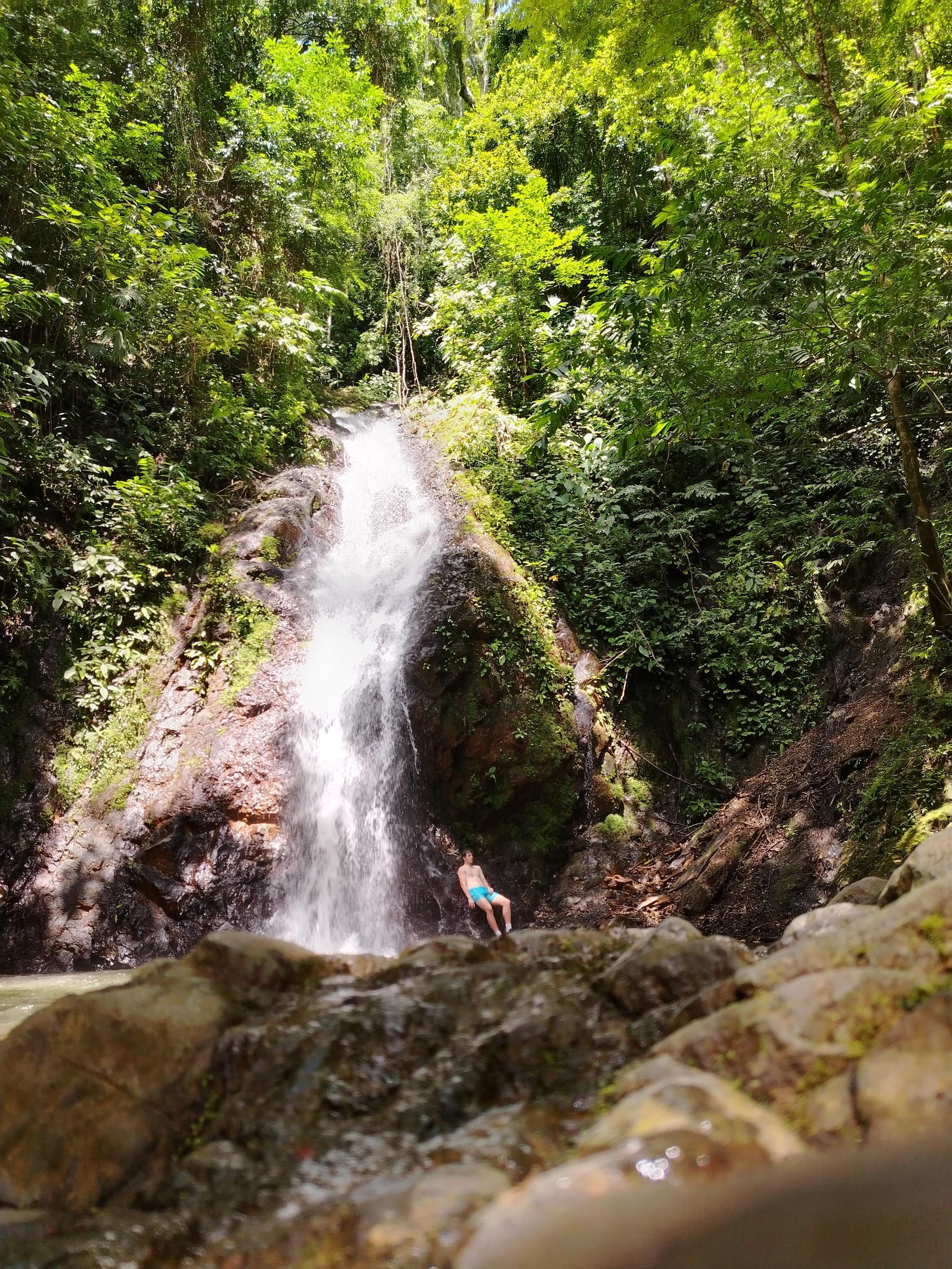 Wanderung zu 10 Wasserfällen in Jacó mit Mittagessen inklusive