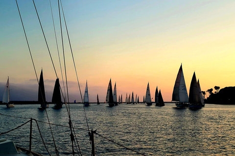 لوس أنجلوس: الإبحار عند غروب الشمس مع الموسيقى