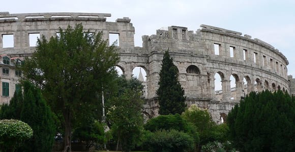Pula: Historischer Rundgang mit ortskundigem Guide & Stadtansichten