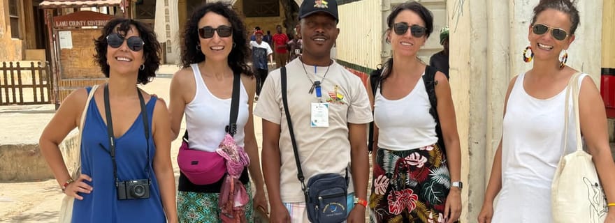 Visite de la vieille ville de Lamu, navigation au coucher du soleil, excursion de plongée avec tuba