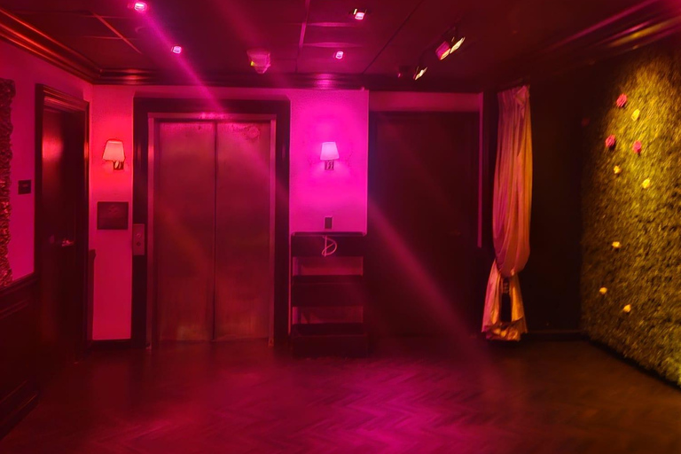 Las Vegas: Night Out at Clubs with Free Drinks and Party Bus Latin Club Crawl