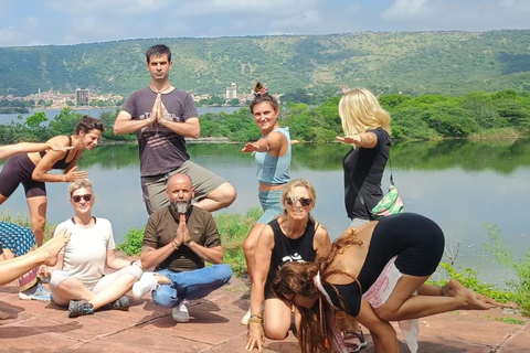 Jaipur: Yoga e Meditação com uma Caminhada Sagrada