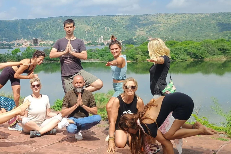 Jaipur: Yoga e Meditação com uma Caminhada Sagrada