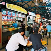 Singapore: Heritage Tour with Food Tasting & 2 Light Shows