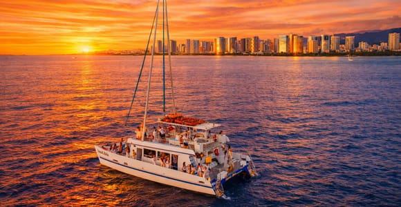 Oahu: Sunset Sail Cruise in Waikiki