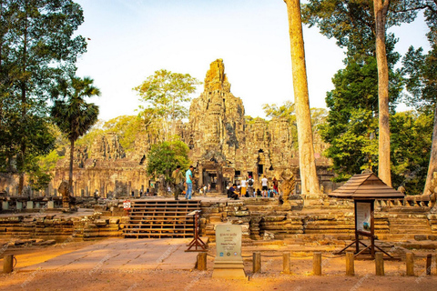 Nascer do sol em Angkor Wat e pequeno tour com guia de turismoGrandes tours particulares com guia de turismo que fala inglês