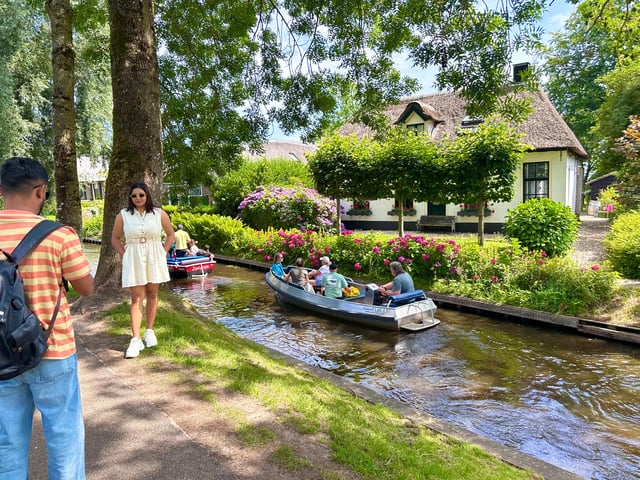 Desde Ámsterdam: excursión de un día a Giethoorn con recorrido por los canales y el pueblo