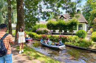 Amsterdam: Tagestour nach Giethoorn, mit mehreren geführten Optionen