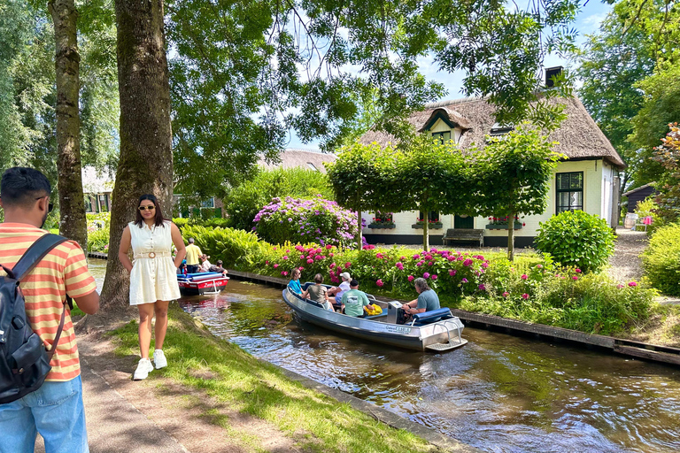 Z Amsterdamu: wycieczka 1-dniowa do Giethoorn z rejsem po kanałach i zwiedzaniem wioski