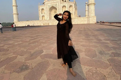 Taj Mahal Tour with Professional Photographer & Expert Guide Tour with Private Car, Driver and Guide Cum Photographer