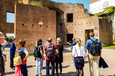 Rom: Prioriterad tillgång Prioriterad åtkomst Colosseum, Forum Romanum och Palatine TourTysk gruppresa med särskild tillgång till arenagolvet